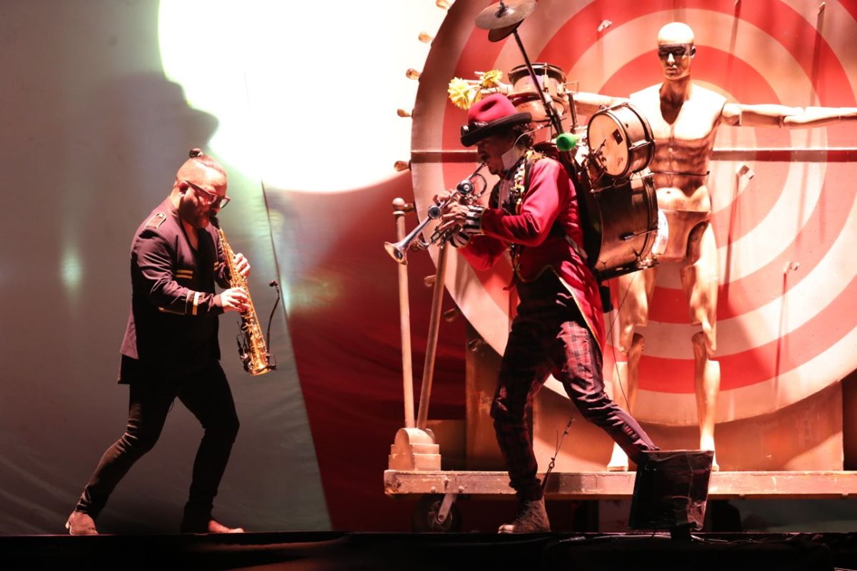 El actor y maestro del teatro clown Panchorizo, durante el segundo show. (Foto Prensa Libre: Érick Ávila).
