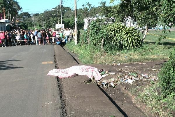 Franklin Beteta murió baleado en aldea El Jocotillo. (Foto Prensa Libre: Estuardo Paredes)