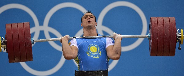 Ilya Ilyin, campeón olímpico, salió positivo en los Juegos de Londres 2012. (Foto Prensa Libre: AFP)