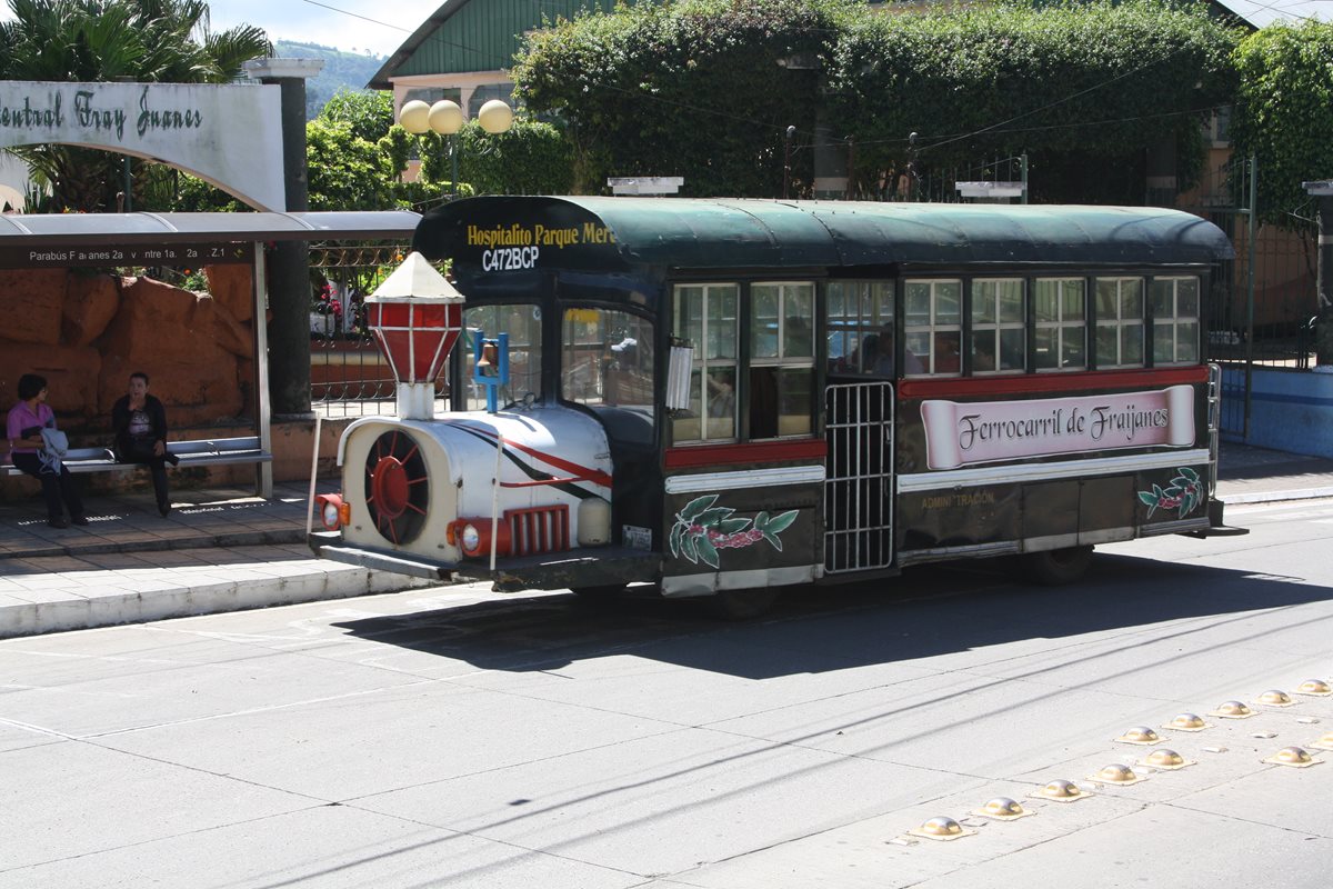 El autobús traslada a vecinos hacia el hospital, mercado y escuelas públicas. (Foto Prensa Libre: Cortesía)