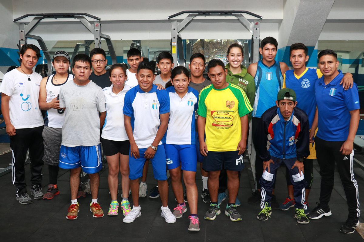 La selección juvenil de atletismo estuvo una semana en Xela para preparar su participación en Colombia donde buscarán pase a los Parapanamericanos de Perú. (Foto Prensa Libre: Raúl Juárez)