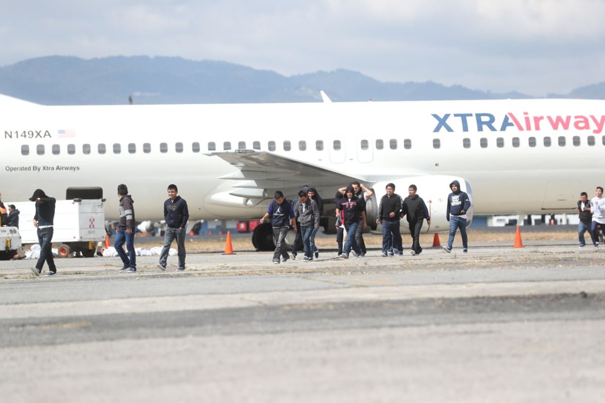 Cada día cientos de guatemaltecos regresan deportados desde EE. UU. sin que Conamigua tenga proyectos claros para apoyarlos.  (Foto Prensa Libre: Hemeroteca PL)