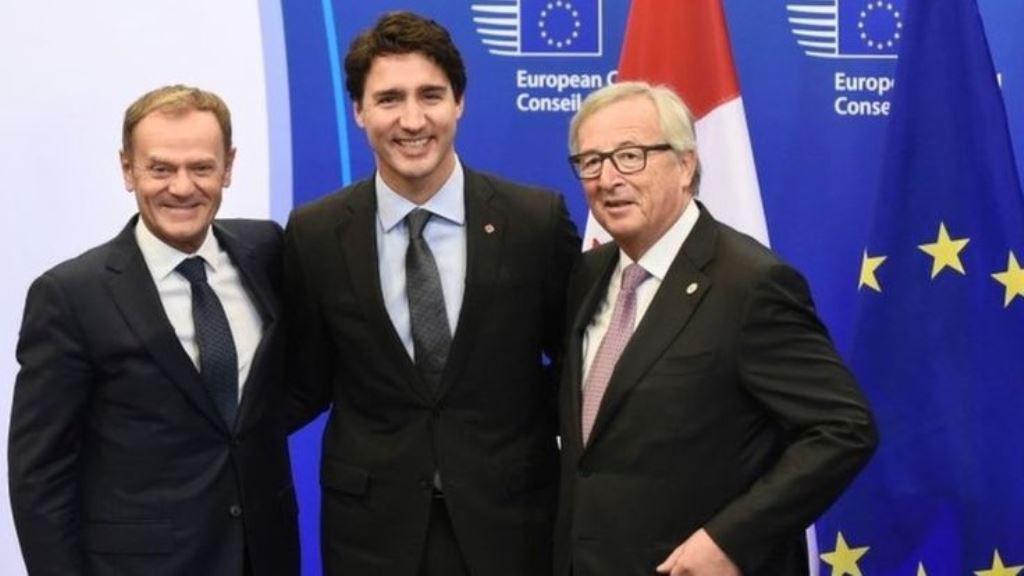 El primer ministro canadiense Justin Trudeau dijo que el acuerdo comercial es "una buena noticia para la clase media de Canadá". AFP/GETTY IMAGES