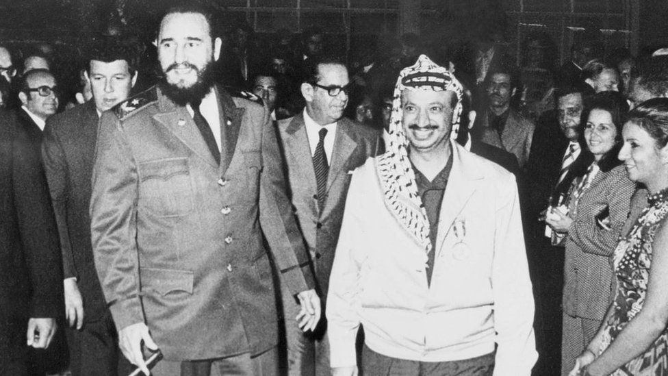 El líder de la Organización por la Liberación de Palestina, Yasser Arafat, visitó Cuba en 1974. STF/AFP/GETTY IMAGES