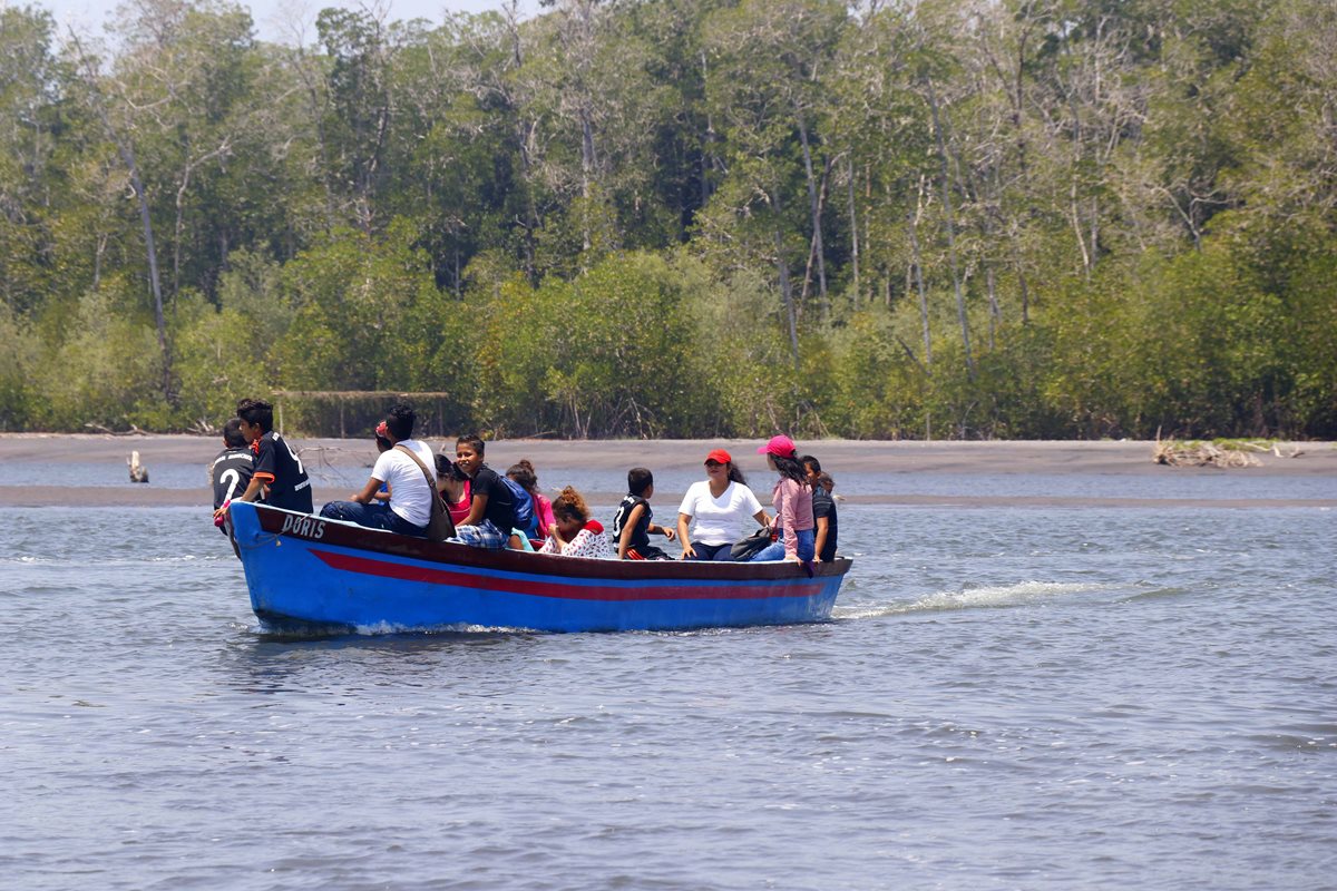 La reserva natural del Manchón Guamuchal en Retalhuleu, fue uno de los lugares visitados por turistas en Semana Santa 2018. (Foto Prensa Libre: Rolando Miranda)