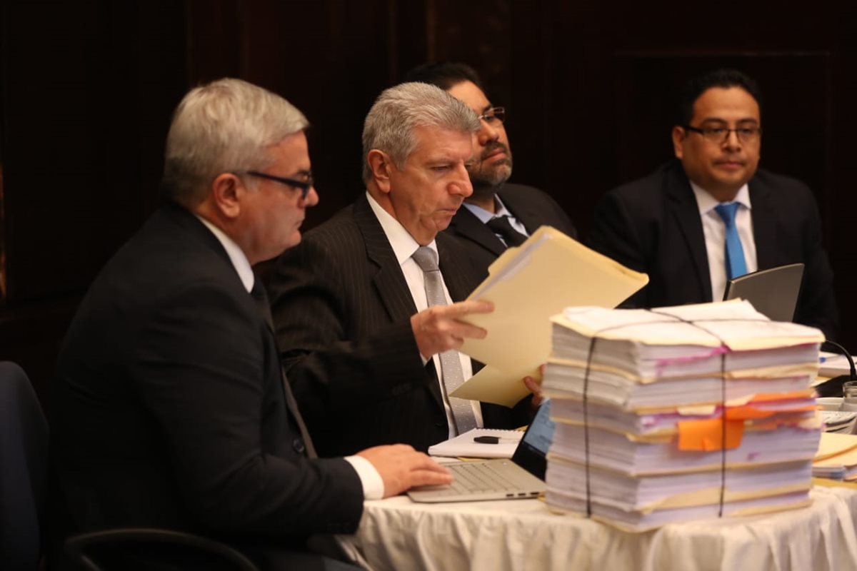 Representantes de Cicig acuden al Congreso para presentarse ante la Comisión Pesquisidora. (Foto Prensa Libre: Esbin García)