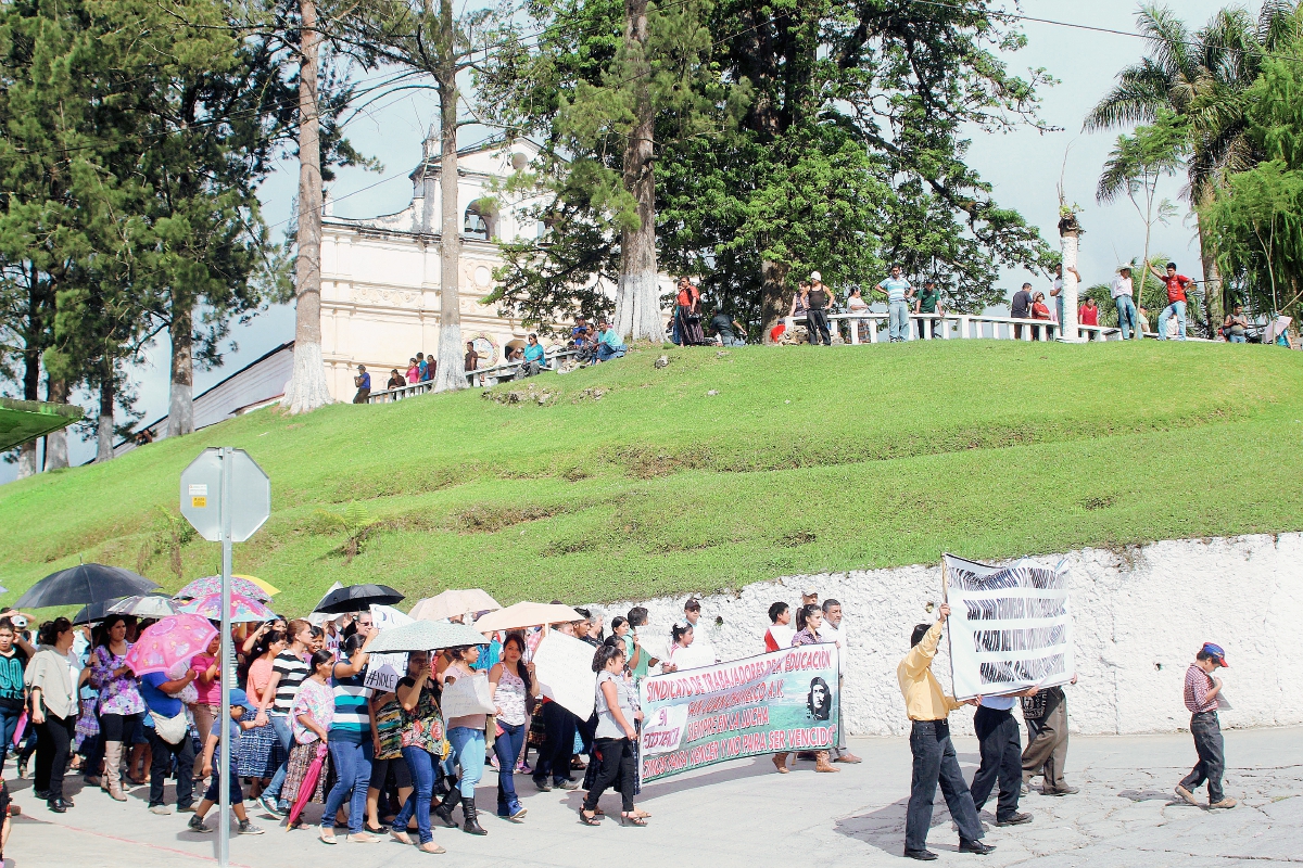 Protestan por falta de agua entubada en San Juan Chamelco