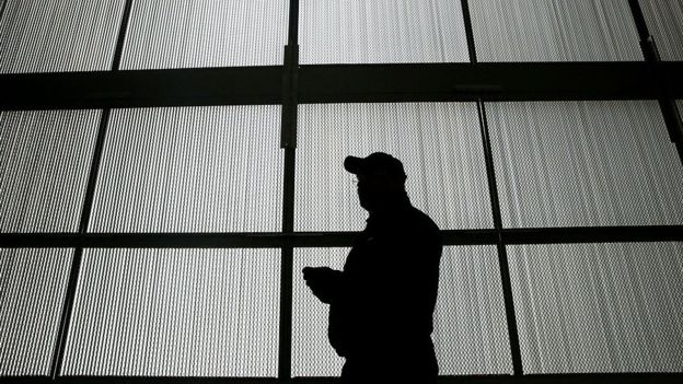 La empresa da trabajo a cientos de personas y ha establecido un programa de becas. (GETTY IMAGES)