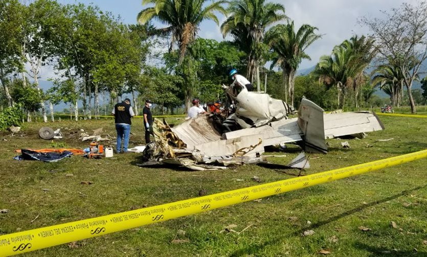 La víctima de un accidente de avioneta en Morales, Izabal, habría sido el piloto de la aeronave. (Foto Prensa Libre: Dony Stewart)