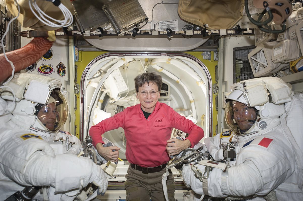 Peggy Whitson bate récord de tiempo en el espacio 
