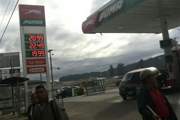 Los combustibles volvieron a modificar sus precios por segunda vez en una semana. (Foto Prensa Libre: Erick Ávila)