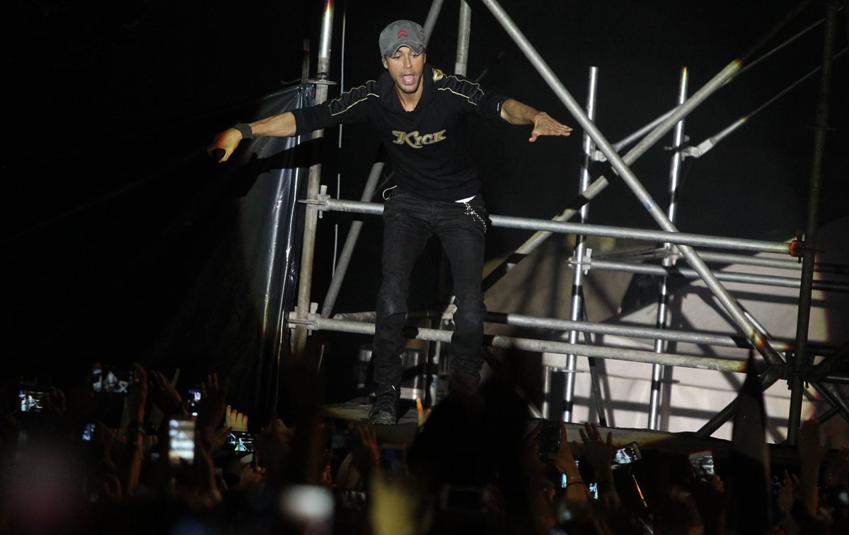 Enrique Iglesias, quien dio un concierto en Guatemala, ganó el premio artista del año. (Foto Prensa Libre. Esbin García)