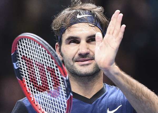Roger Federer se medirá mañana con Stan Wawrinka en la semifinal de Londres. (Foto Prensa Libre: EFE)