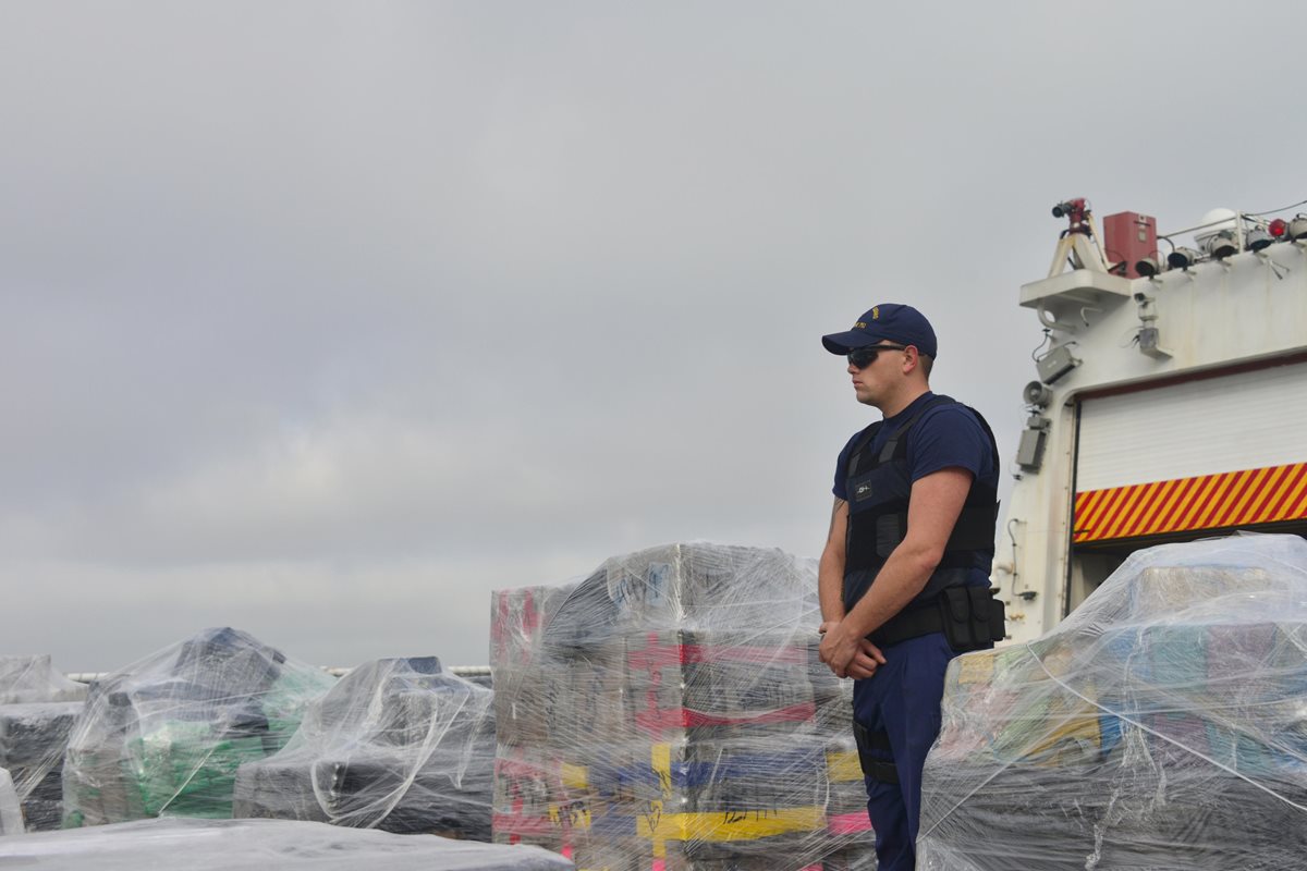 Incautación de 18 toneladas de cocaína ocurrida el 15 de junio de 2017, en San Diego, California. (Foto Prensa Libre: EFE)