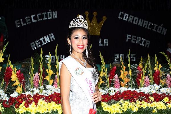 Verónica Lejandra Fuentes fue electa Reina de la Feria de Santa Cruz Muluá, Retalhuleu. (Foto Prensa Libre: Rolando Miranda)