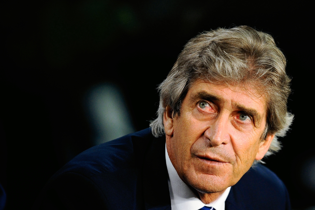 El técnico del Manchester City Manuel Pellegrini quedó decepcionado por que otra vez "Los Citizens" quedaron eliminados. (Foro Prensa Libre: AP)