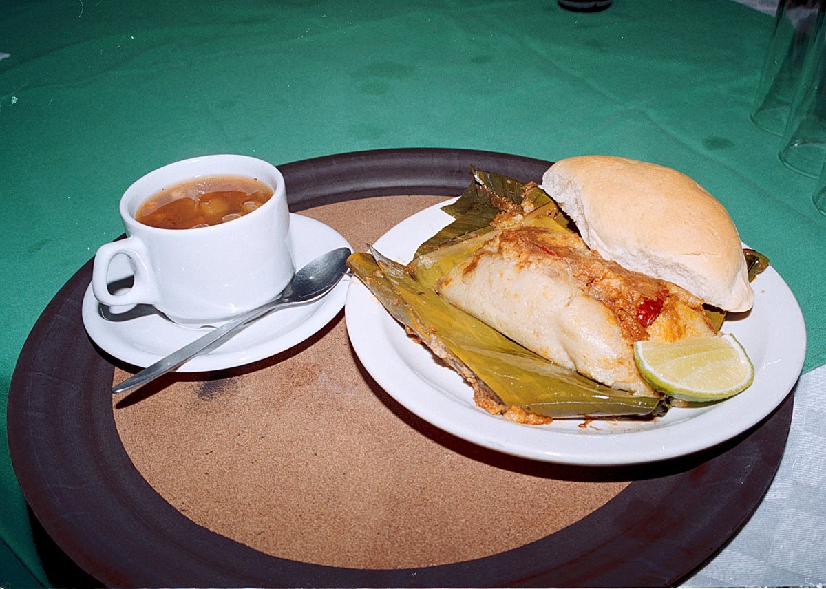 El ponche es uno de los acompañantes tradicionales del tamal en la cena de nochebuena. (Foto: Hemeroteca PL)