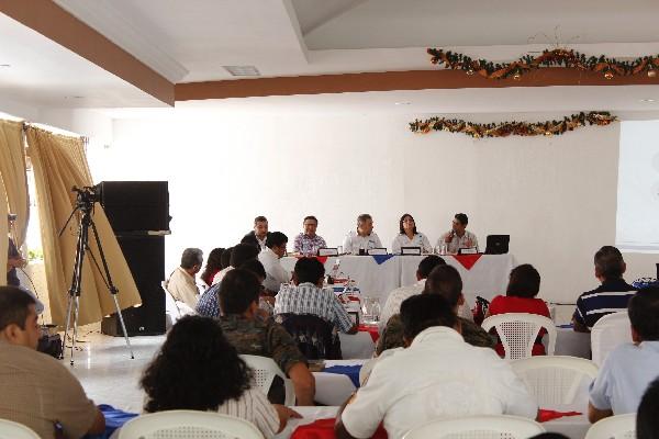 El Codede se reunió en un hotel de Salamá.