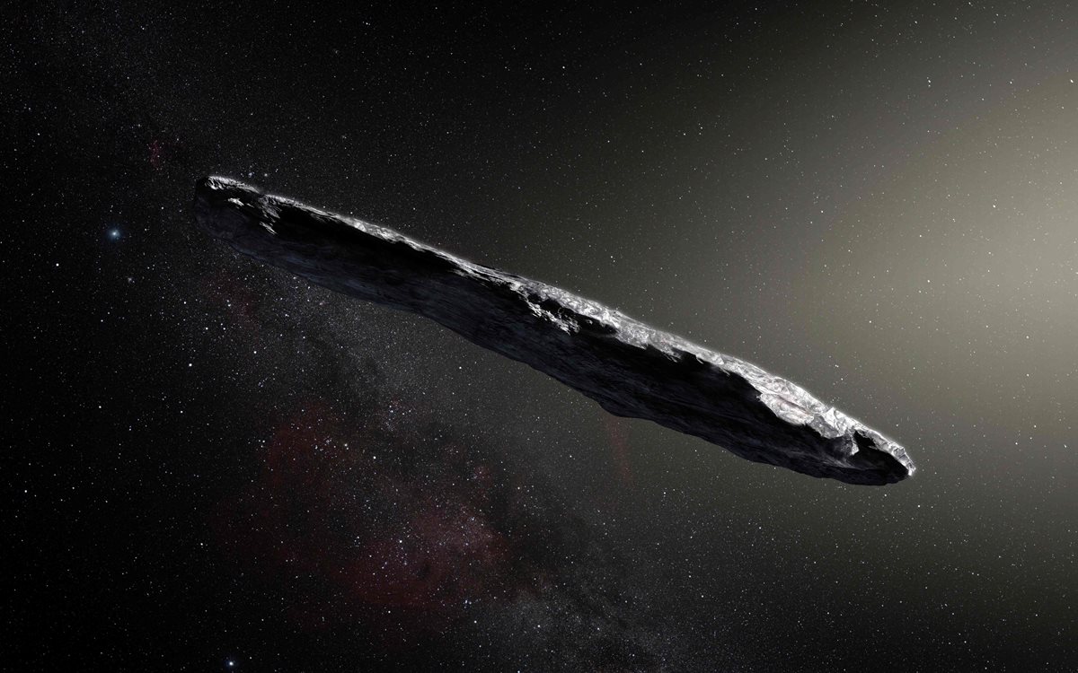 Oumuamua, el extraño cuerpo celeste que desata un airado debate entre científicos. (Foto Prensa Libre: AFP)
