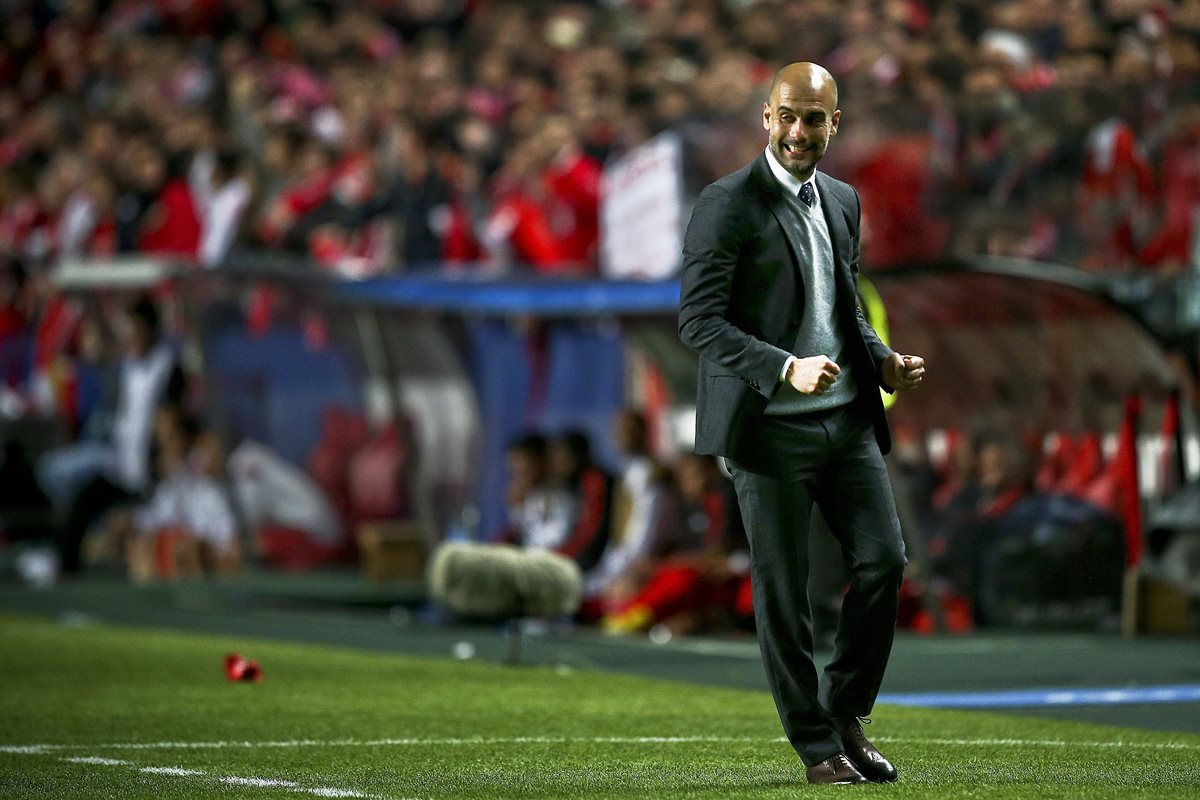 El entrenador del Bayern Munich, Pep Guardiola, durante el encuentro de este miércoles contra el Benfica. (Foto Prensa Libre: EFE)