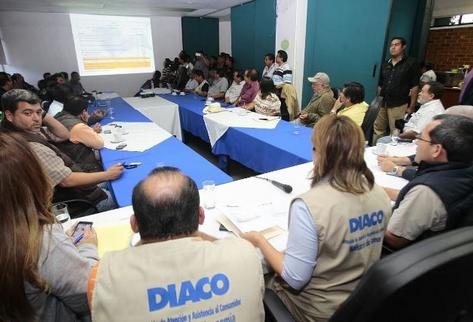 Autoridades del Maga y Diaco se reúnen con abastecedores y vendedores de carne de res. (Foto Prensa Libre: Álvaro Interiano)