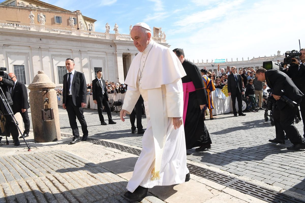 El papa Francisco es un aficionado al futbol y un estadio en Portugal llevará su nombre. (Foto Prensa Libre: EFE)