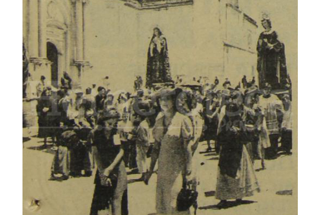 La procesión de la Santísima Virgen de Dolores de San José, se observa a damas de sombrero y mujeres con perraje a la usanza antigua. (Foto: Hemeroteca PL)