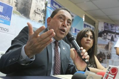 Mauricio López Bonilla, ministro de Gobernación, anuncia reestructuración de la PNC. (Foto Prensa Libre: Esbin García).