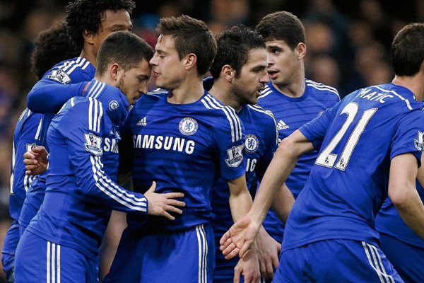 Los jugadores del Chelsea celebraron el triunfo ante el Stoke City. (Foto Prensa Libre: AFP).