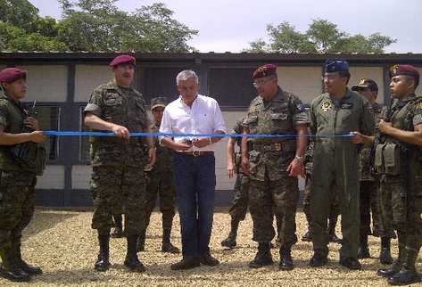 el presidente Otto Pérez Molina inaugura la sede que albergará la Brigada Especial de Operaciones en La Libertad, Petén, para combatir a grupos de traficantes.
