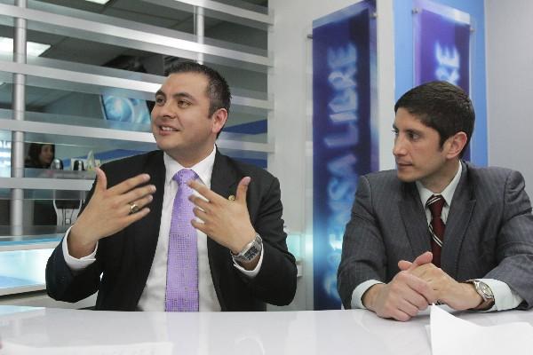 Diego montenegro, del Ipnusac, y Adolfo Alarcón, de Asíes, señalan la necesidad de convocar a un diálogo nacional para definir un plan de seguridad nacional, al afirmar que este es un problema que debe ser resuelto por todos los sectores.