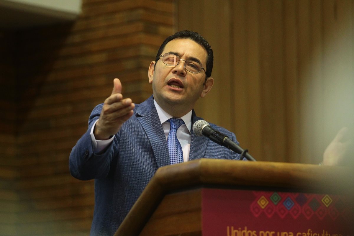 El presidente Jimmy Morales envió un saludo a la delegación que participará en los Juegos Olímpicos de Río de Janeiro. (Foto Prensa Libre: Álvaro Interiano)
