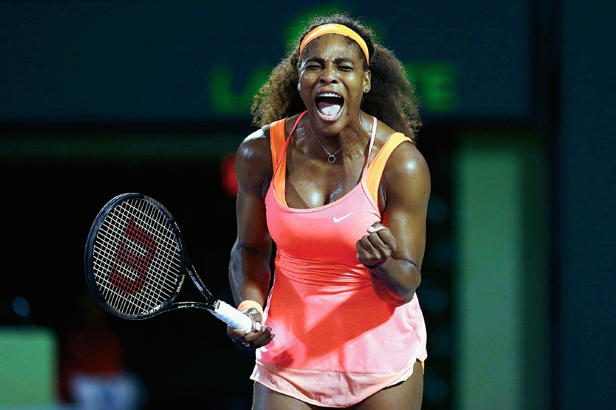 La estadounidense Serena Williams busca el título en el Abierto de Miami. (Foto Prensa Libre:AFP)