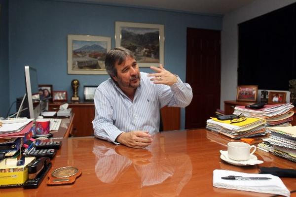 El presidente de Municipal, Gerardo Villa, espera que los rojos dominen el Clausura. (Foto Prensa Libre: Carlos Morales Chacón)