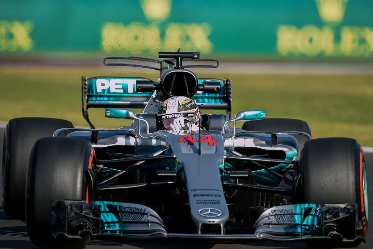 Lewis Hamilton podría conseguir su cuarta corona en Fórmula 1 en el Gran Premio de México. (Foto Prensa Libre: AFP)