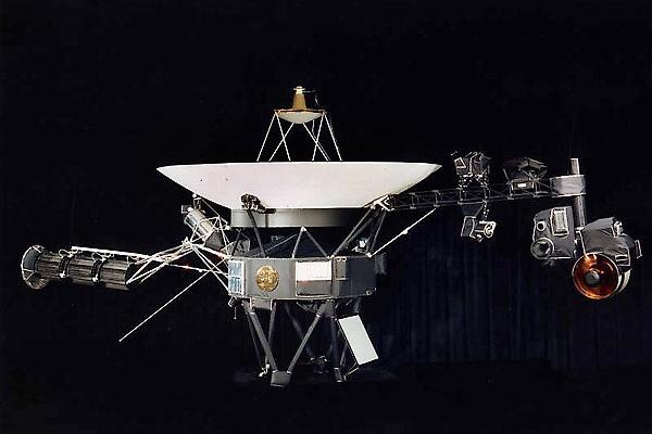 Las sondas Voyager I y II fueron lanzadas en 1977 y viajan a 55 mil kilómetros por hora (Foto Prensa Libre: AFP)<br _mce_bogus="1"/>