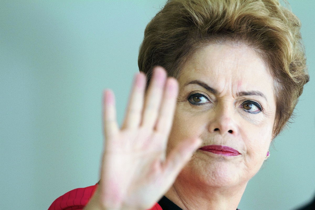 La presidenta de Brasil, Dilma Rousseff su popularidad se ve afectada por la corrupción y crisis económica. (Foto Prensa Libre:AFP)