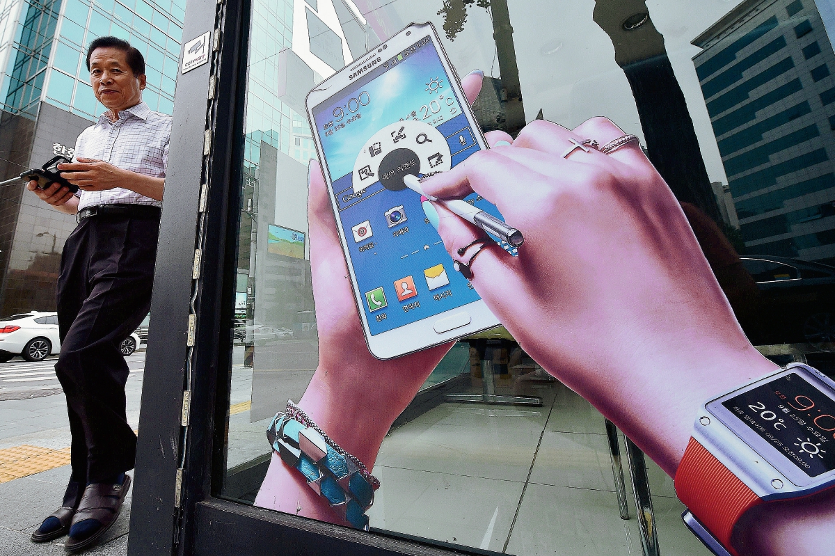 Aunque en el internet se han filtrado algunas supuestas fotos que muestran el nuevo nuevo modelo Edge S6 Plus, Samsung aun no comparte las imágenes de este. (Fotos Prensa Libre AFP).