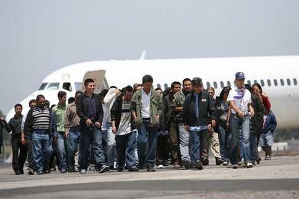 La cantidad de deportados incrementó tras el anuncio de la reforma migratoria. (Foto Prensa Libre: Archivo)