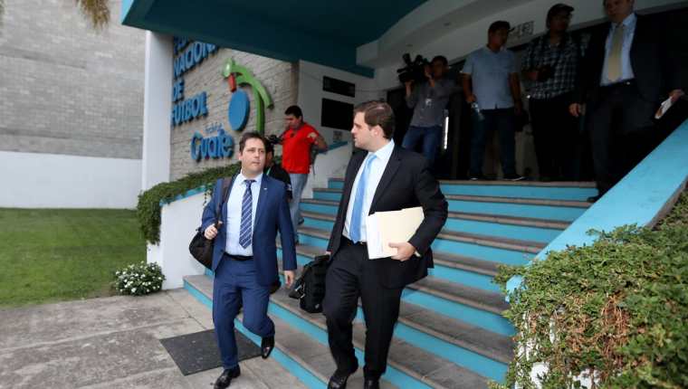 Los delegados de la Fifa ofrecieron una conferencia de prensa en las instalaciones de la Fedefut para dar a conocer los procedimientos que se seguirán. (Foto Prensa Libre: Carlos Vicente)