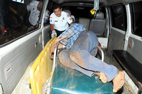 Melvin Gudiel Ramírez Vicente, resultó herido de bala en Champerico, Retalhuleu. (Foto Prensa Libre: Rolando Miranda).