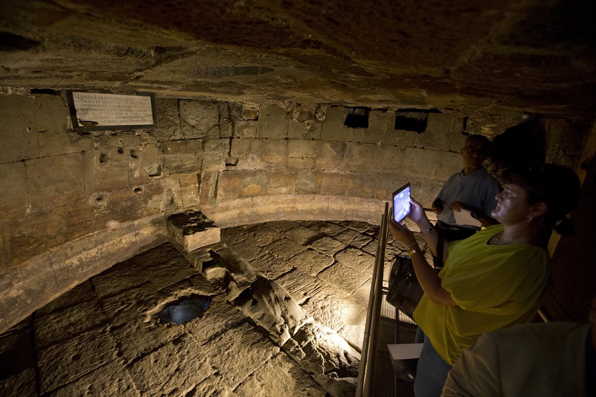 Turistas podrán visitar ahora la antigua prisión Mamertina en Roma, Italia. (Foto Prensa Libre: AP).
