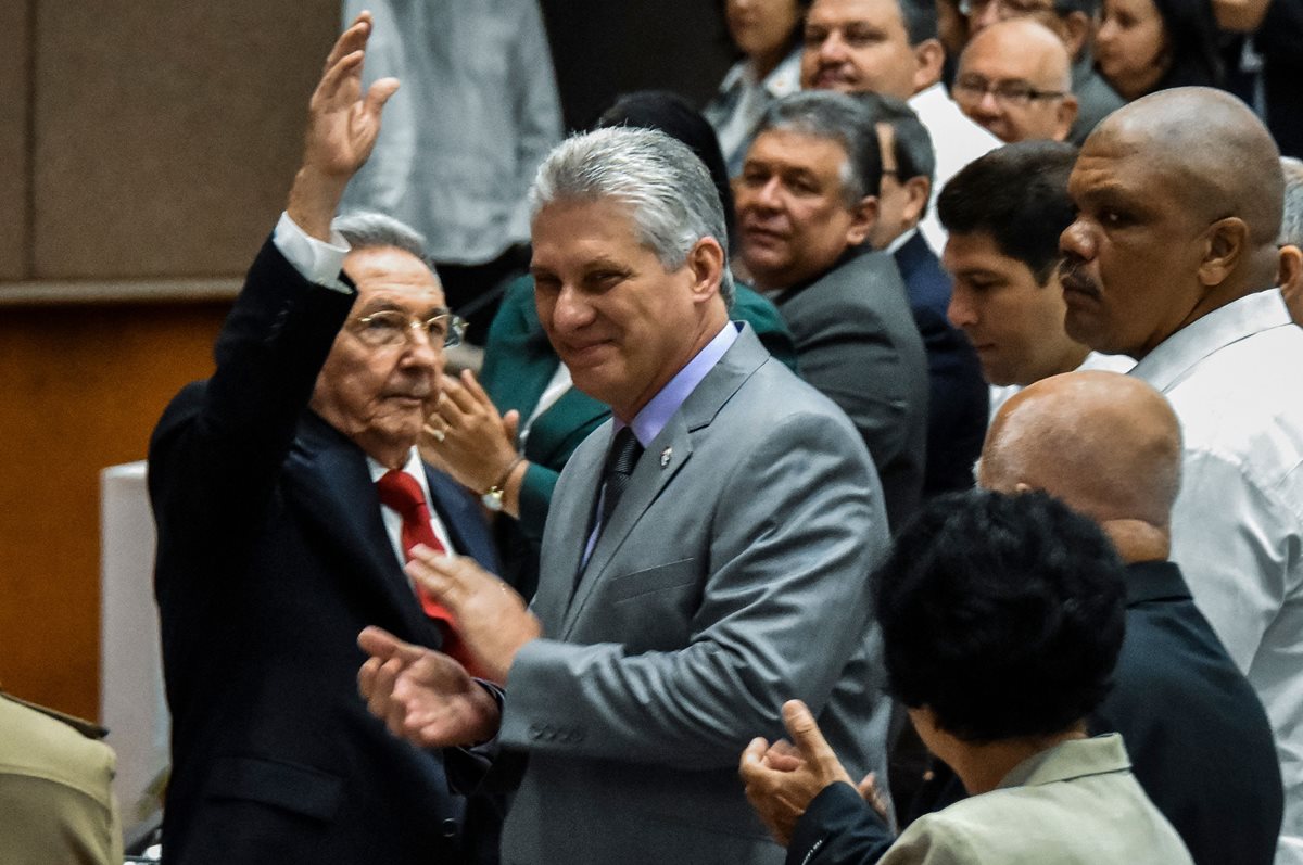 Miguel Mario Díaz- Canel, de 57 años, fue electo por la recién constituida Asamblea Nacional. (Foto Prensa Libre: AFP)
