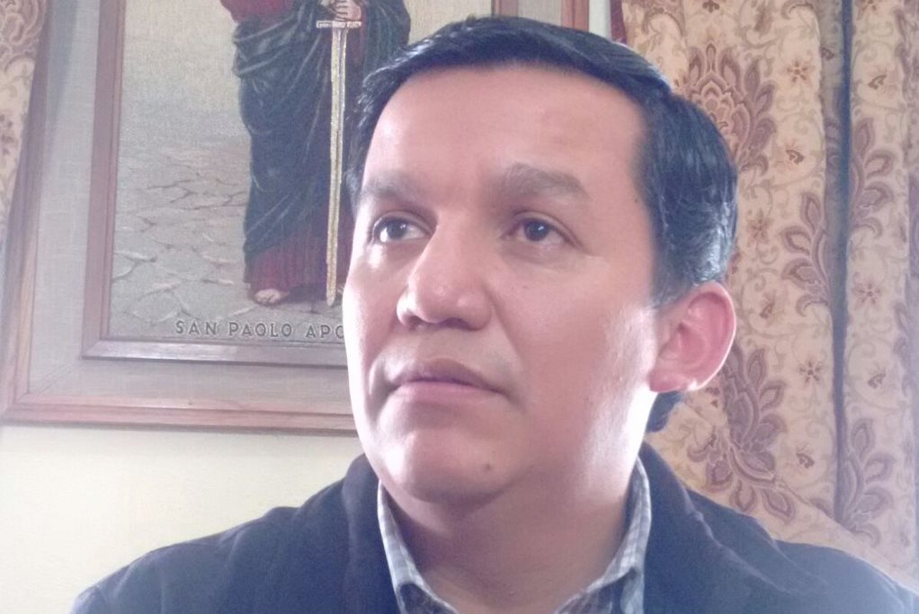 Juan Antonio Molina López renuncia como párroco de Salcajá, Quetzaltenango, luego de presión de feligreses. (Foto Prensa Libre: Stereo 100 Xela)