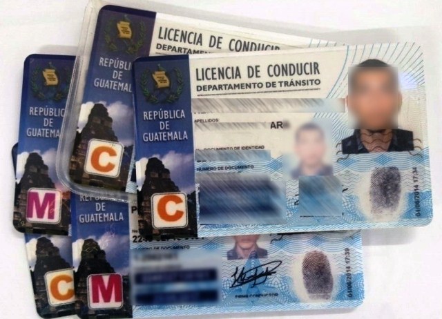 El Departamento de Tránsito anuló 155 licencias de conducir que fueron emitidas del 23 al 31 de mayo en el centro de evaluación de la zona 18. (Foto Prensa Libre)