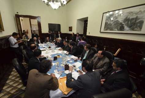 Jefes de bloques acuerdan que la Junta Directiva solicite a la bancada de Líder que agilice la interpelación del ministro de Finanzas, Pavel Centeno, para que  se pueda liberar la agenda parlamentaria.