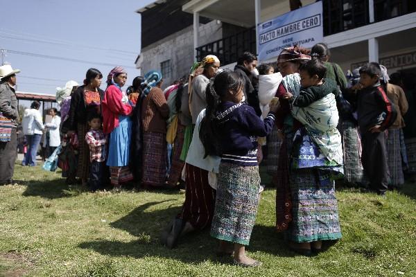 Mujeres de Concepción Tutuapa, San Marcos, durante un acto del Pacto Hambre Cero, con el cual el Gobierno busca reducir la desnutrición en un 10 por ciento en cuatro años.