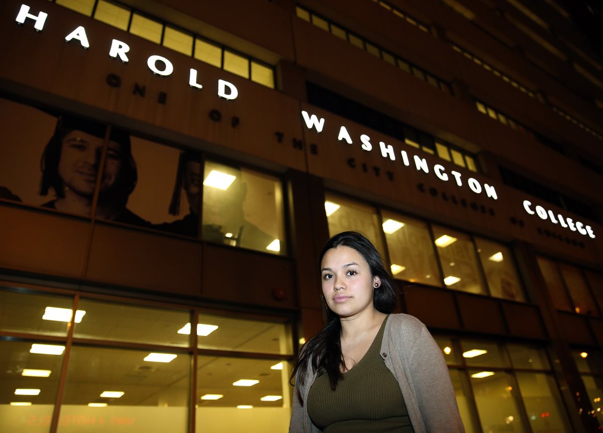 La mexicana Nancy Villa vive en Chicago, EE. UU. país al que fue llevada ilegalmente cuando era niña. (Foto Prensa Libre: AP).