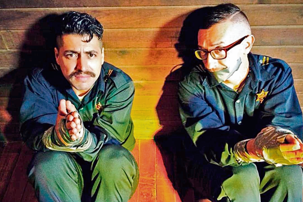 Los guatemaltecos Domingo Lemus y El Gordo actúan en el videoclip que dirigió Giuseppe Badalamenti para la banda costarricense Cocofunka. (Foto Prensa Libre: Cortesía Giuseppe Badalamenti)
