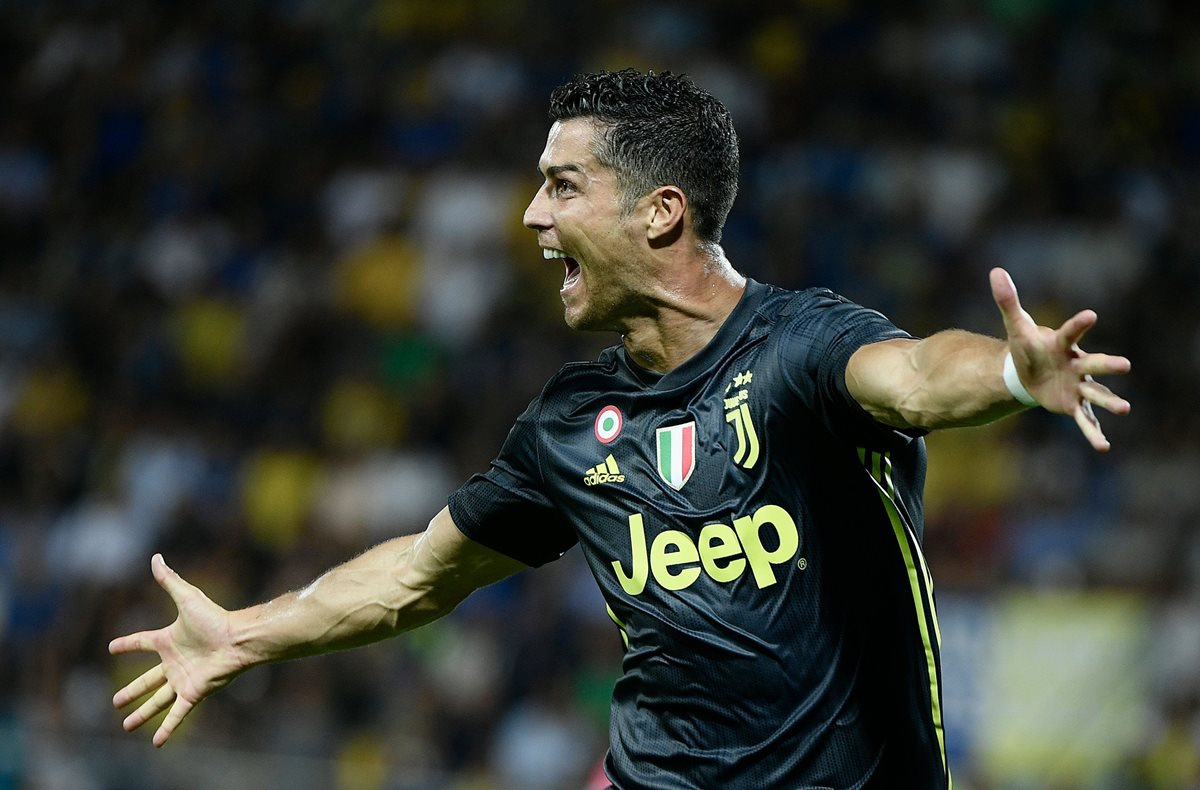 Cristiano Ronaldo festejó frente al Frosinone. (Foto Prensa Libre: AFP)